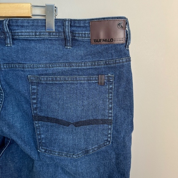 Buffalo Men's‎ Medium Wash Denim TRAVIS-X Slim Straight Blue Jeans Tag: 48x32 - Picture 8 of 15